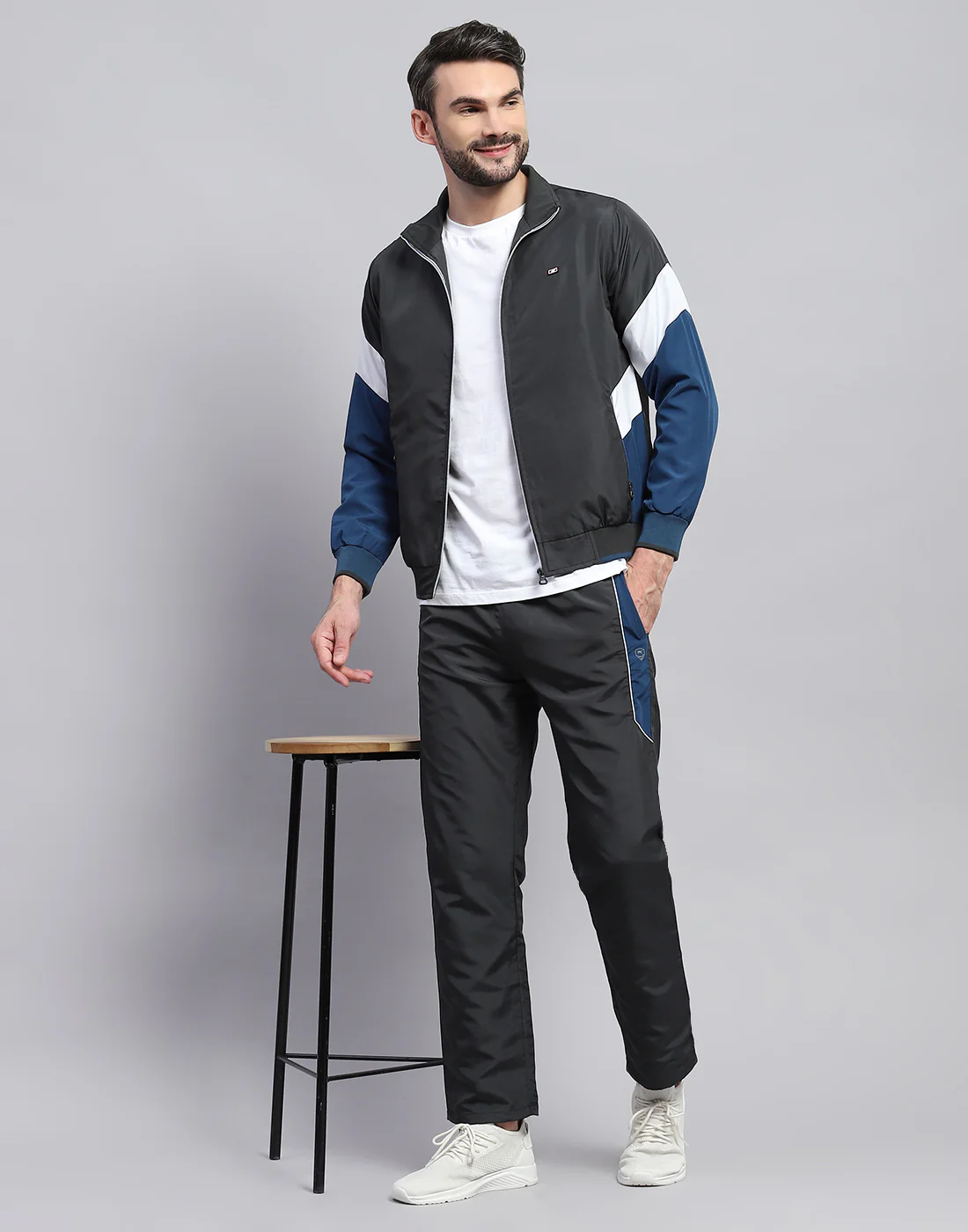 Men Grey Solid Band Collar Full Sleeve Winter Tracksuit - Image 2