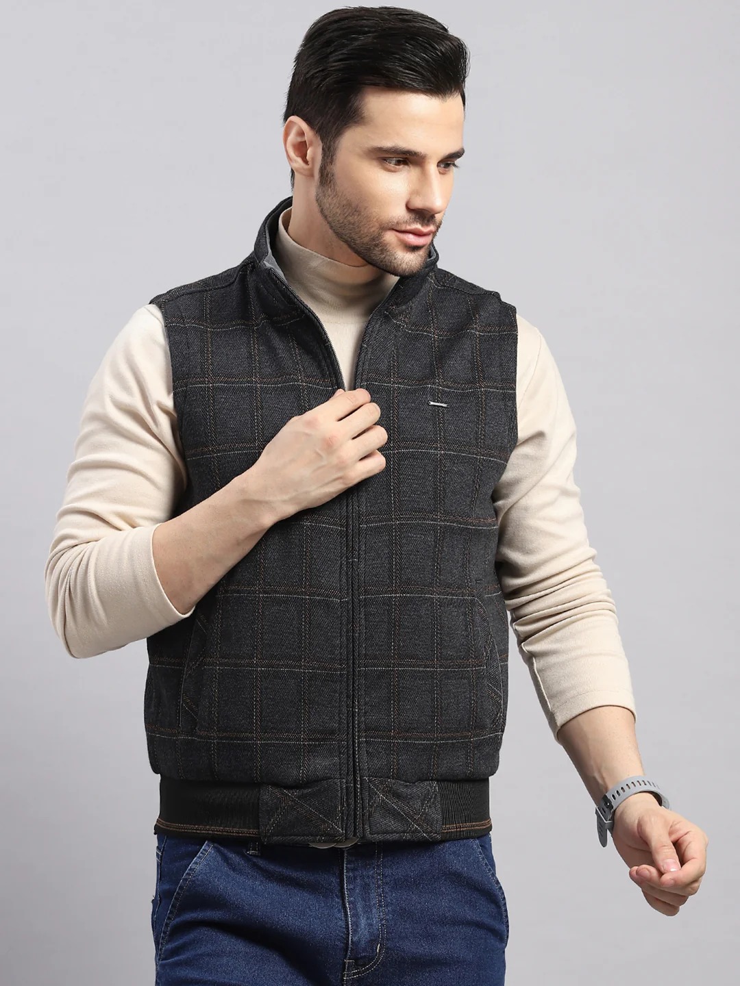Men Grey Solid Collar Sleeveless Reversible Jacket - Image 6