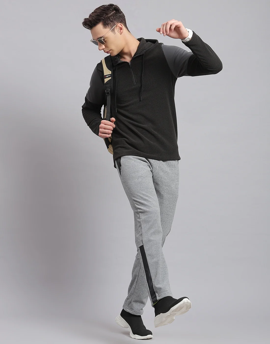 Rock.it Men Grey Solid Hooded Full Sleeve Sweatshirt - Image 2