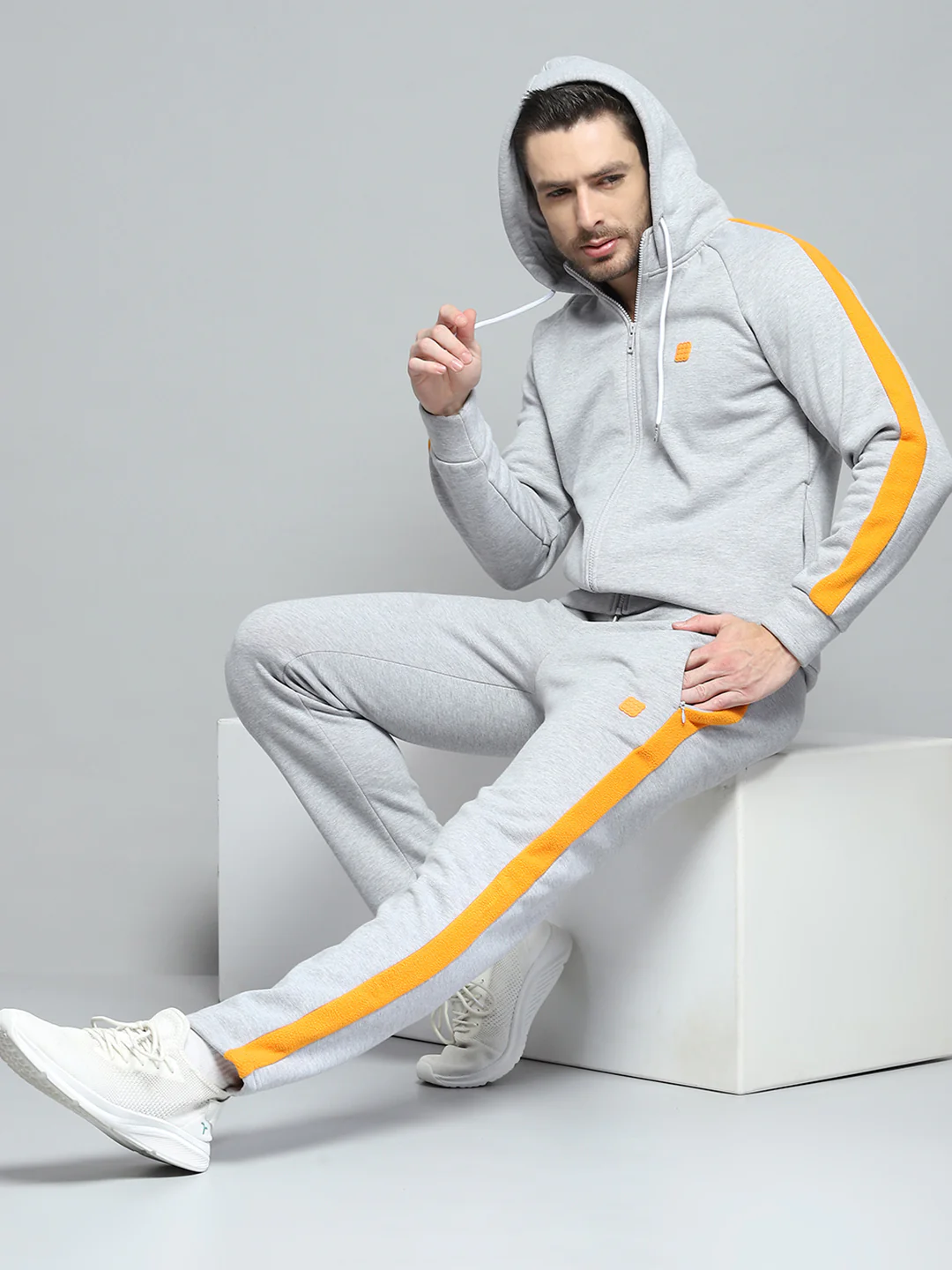 Rock.it Men Grey Solid Hooded Full Sleeve Winter Tracksuit - Image 2