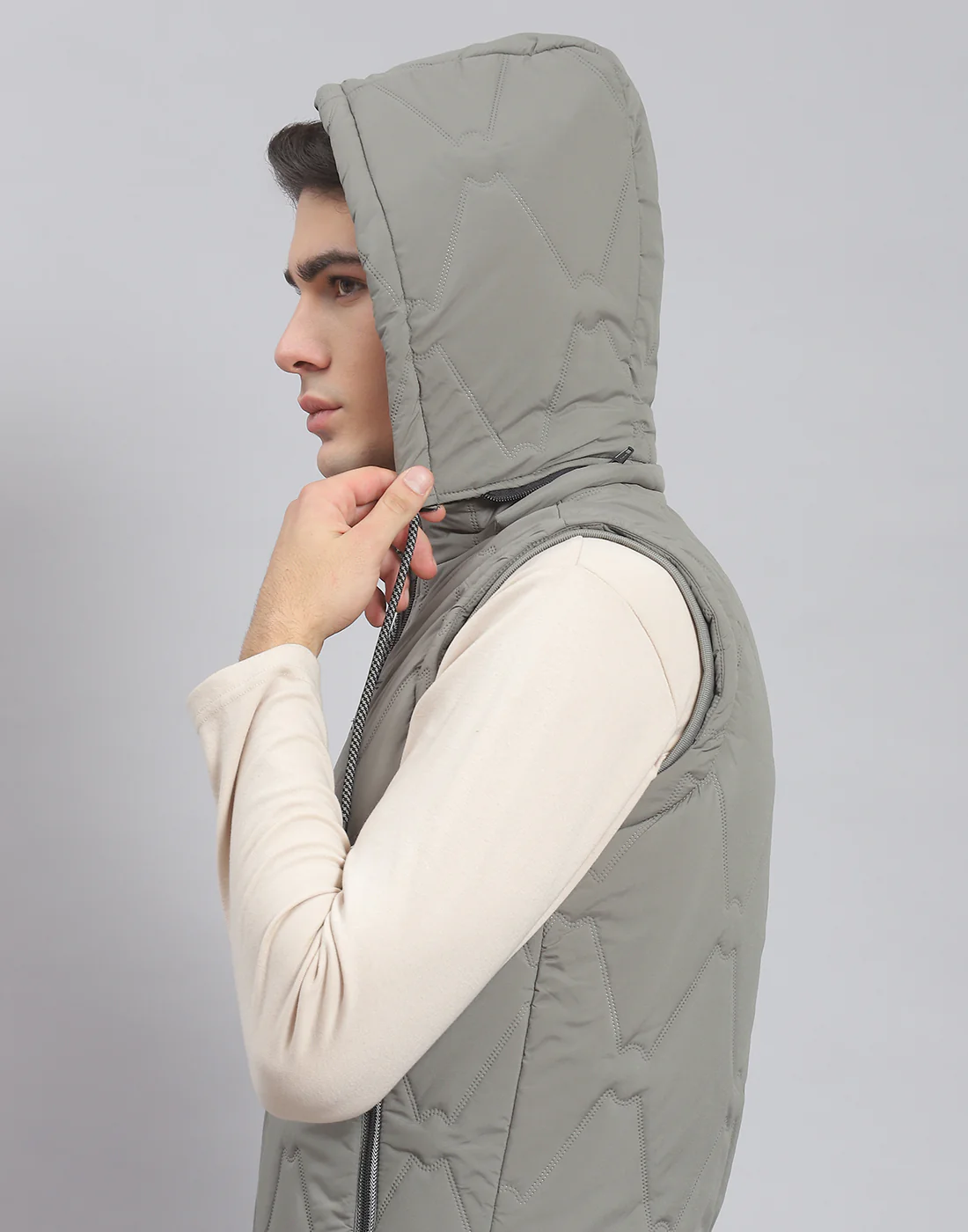 Men Grey Solid Hooded Sleeveless Jacket - Image 7