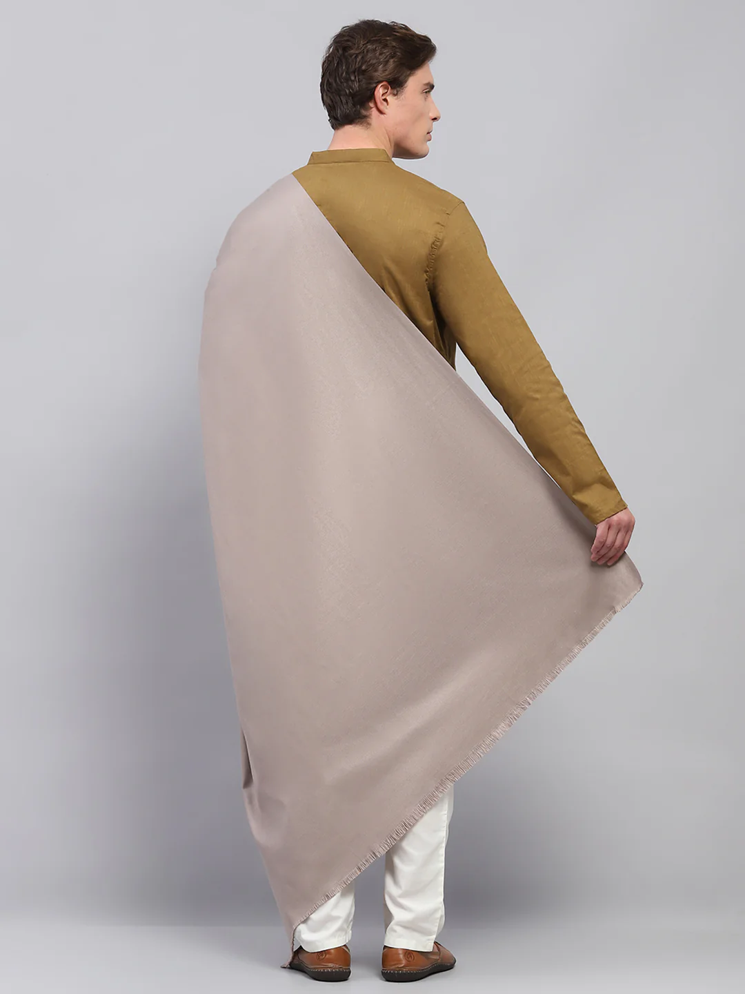 Men Grey Solid Lohi Shawl - Image 5