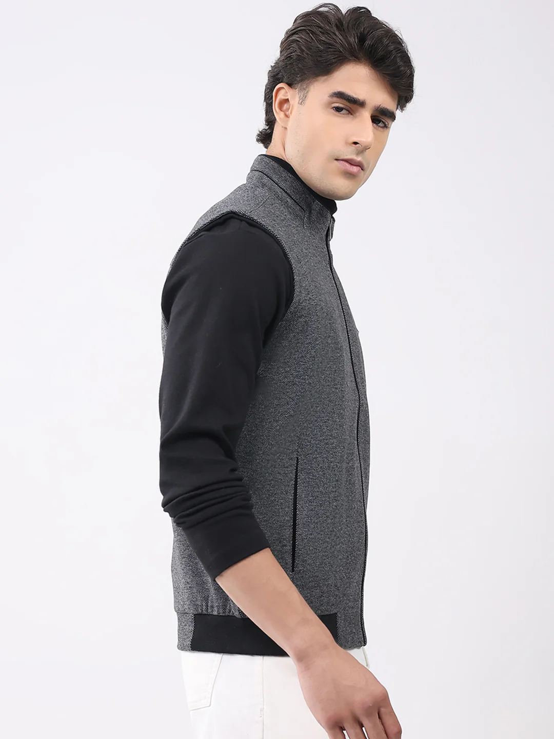 Men Grey Solid Mock Neck Sleeveless Coat - Image 4