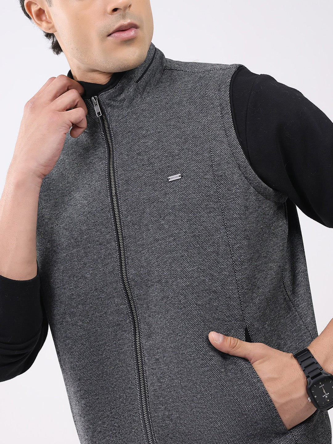 Men Grey Solid Mock Neck Sleeveless Coat - Image 6