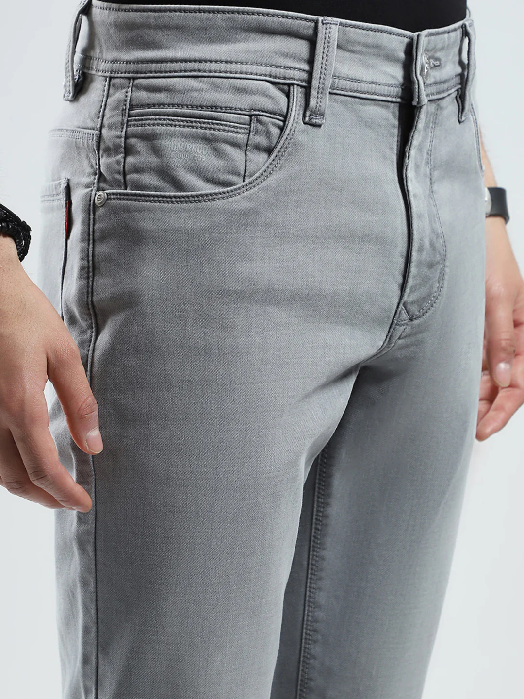 Men Grey Solid Narrow Fit Denim - Image 6