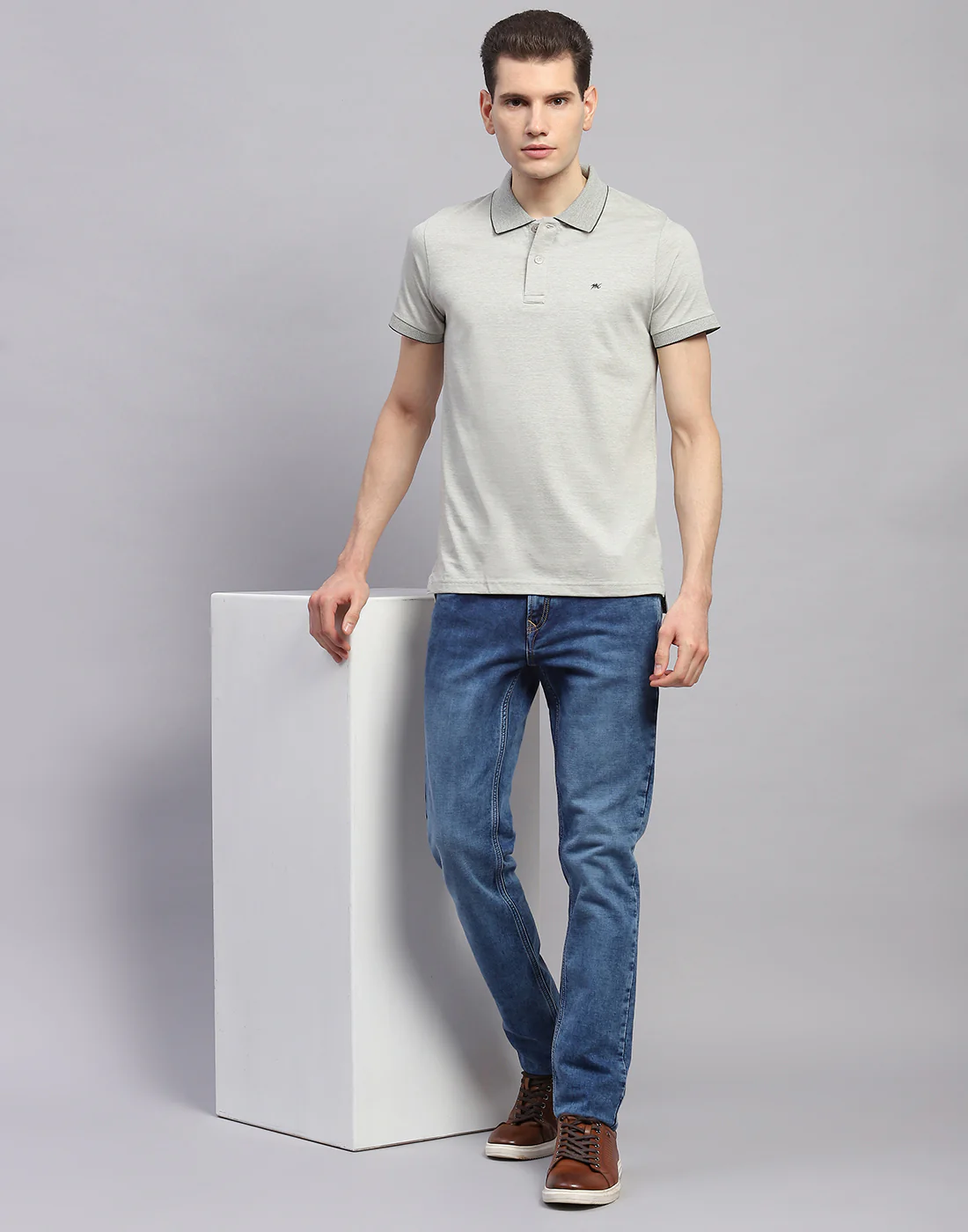 Men Grey Solid Polo Collar Half Sleeve T-Shirt - Image 2