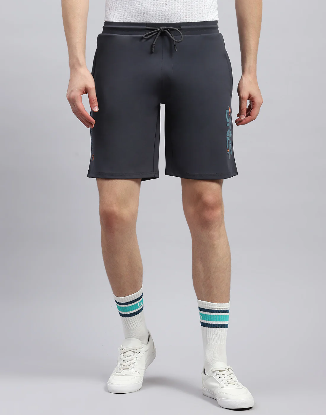 Men Grey Solid Regular Fit Bermuda - Image 2