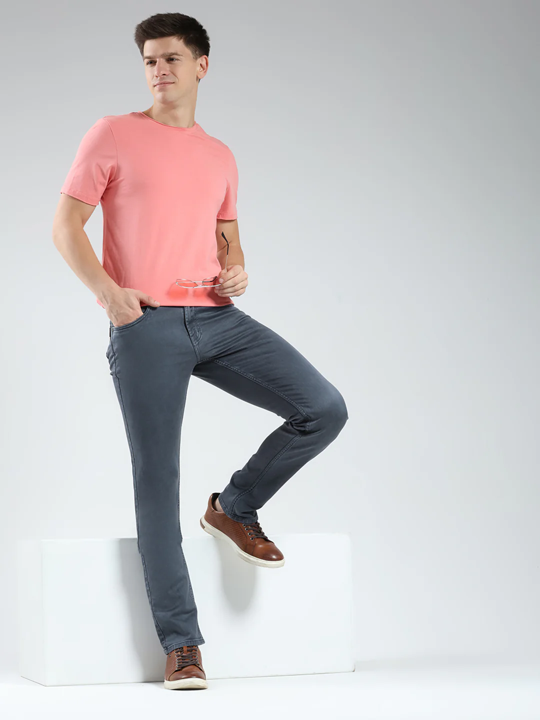 Men Grey Solid Narrow Fit Denim - Image 2