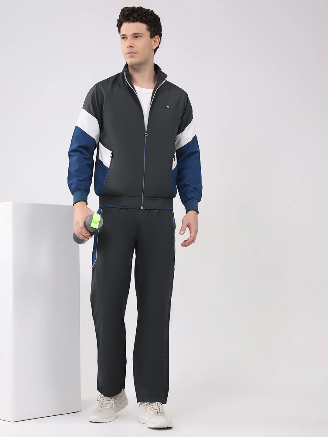 Men Grey Solid Round Neck Full Sleeve Winter Tracksuit - Image 2
