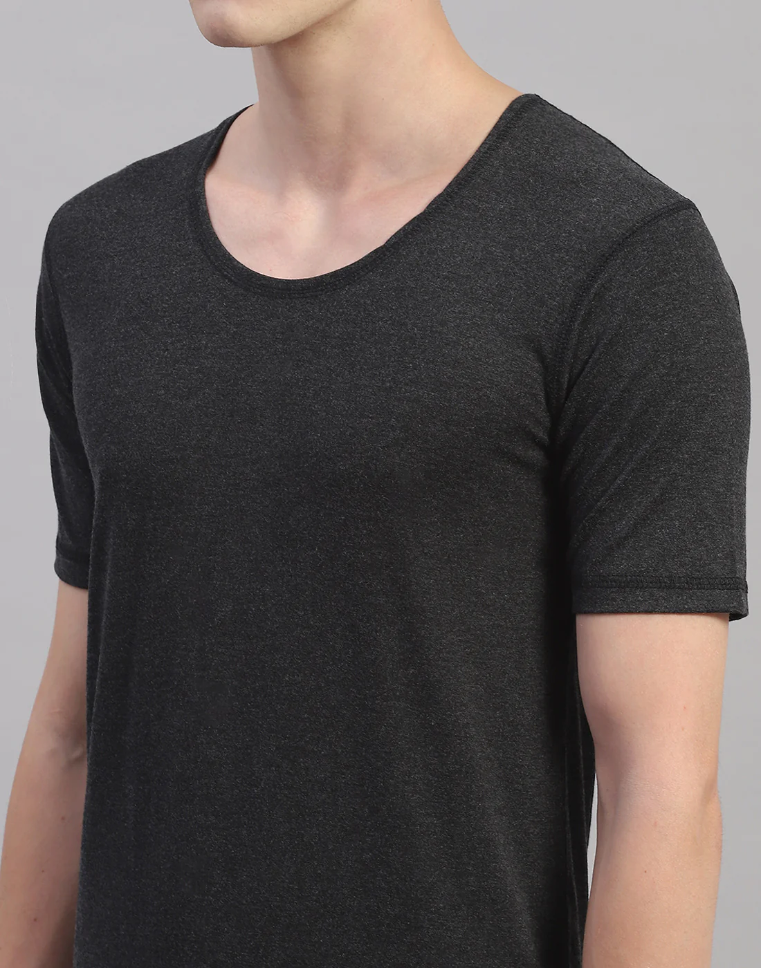 Men Grey Solid Round Neck Half Sleeve Thermal Vest - Image 6