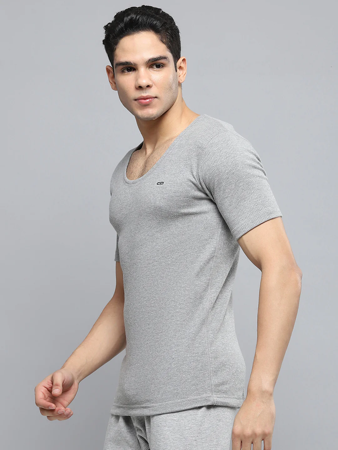 Men Grey Solid Round Neck Half Sleeve Thermal Vest - Image 3