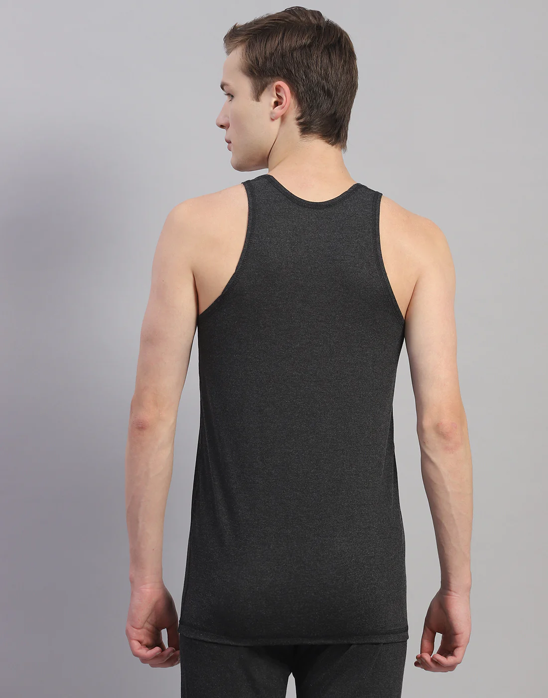 Men Grey Solid Round Neck Sleeveless Thermal Vest - Image 5