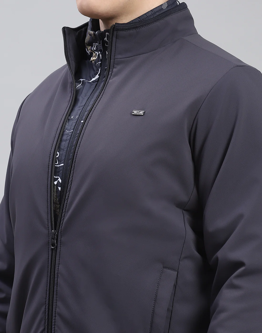 Men Grey Solid Stand Collar Full Sleeve Reversible Jacket - 2 Pc set - Image 14