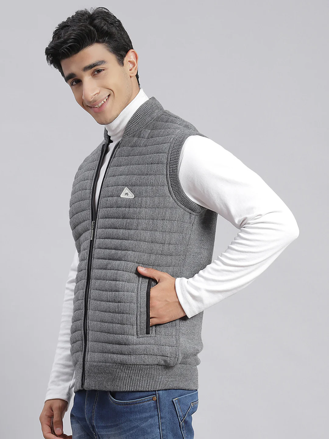 Men Grey Solid T Neck Sleeveless Jackets - Image 3