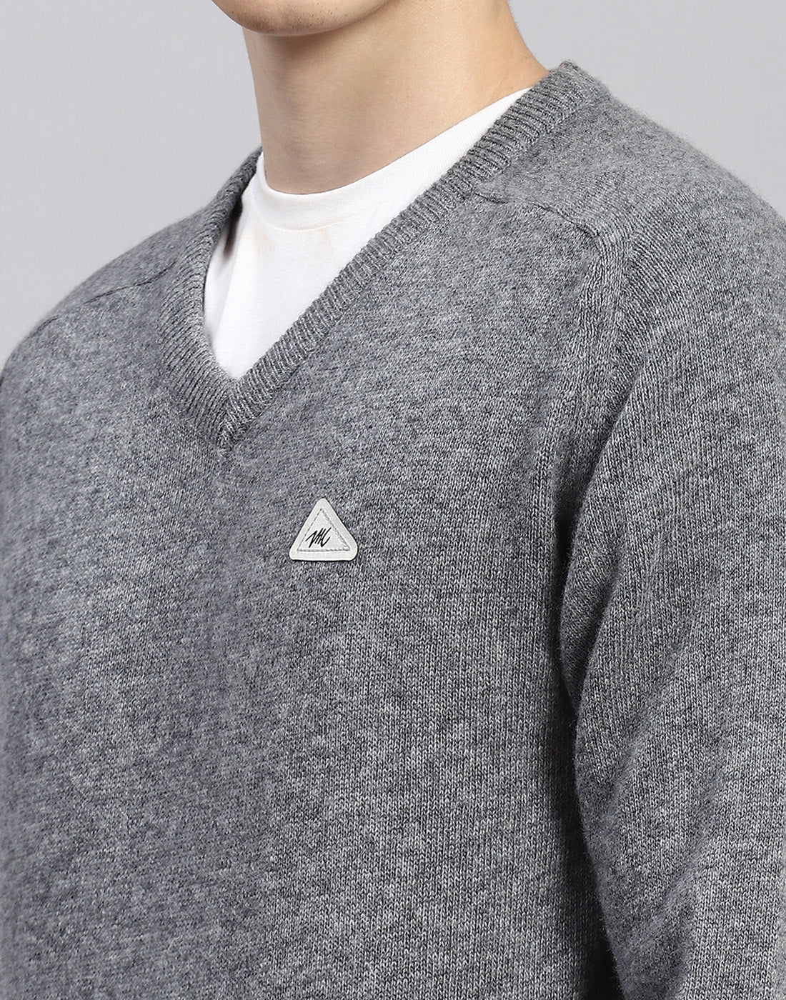 Men Grey Solid V Neck Full Sleeve Pullover - Image 6