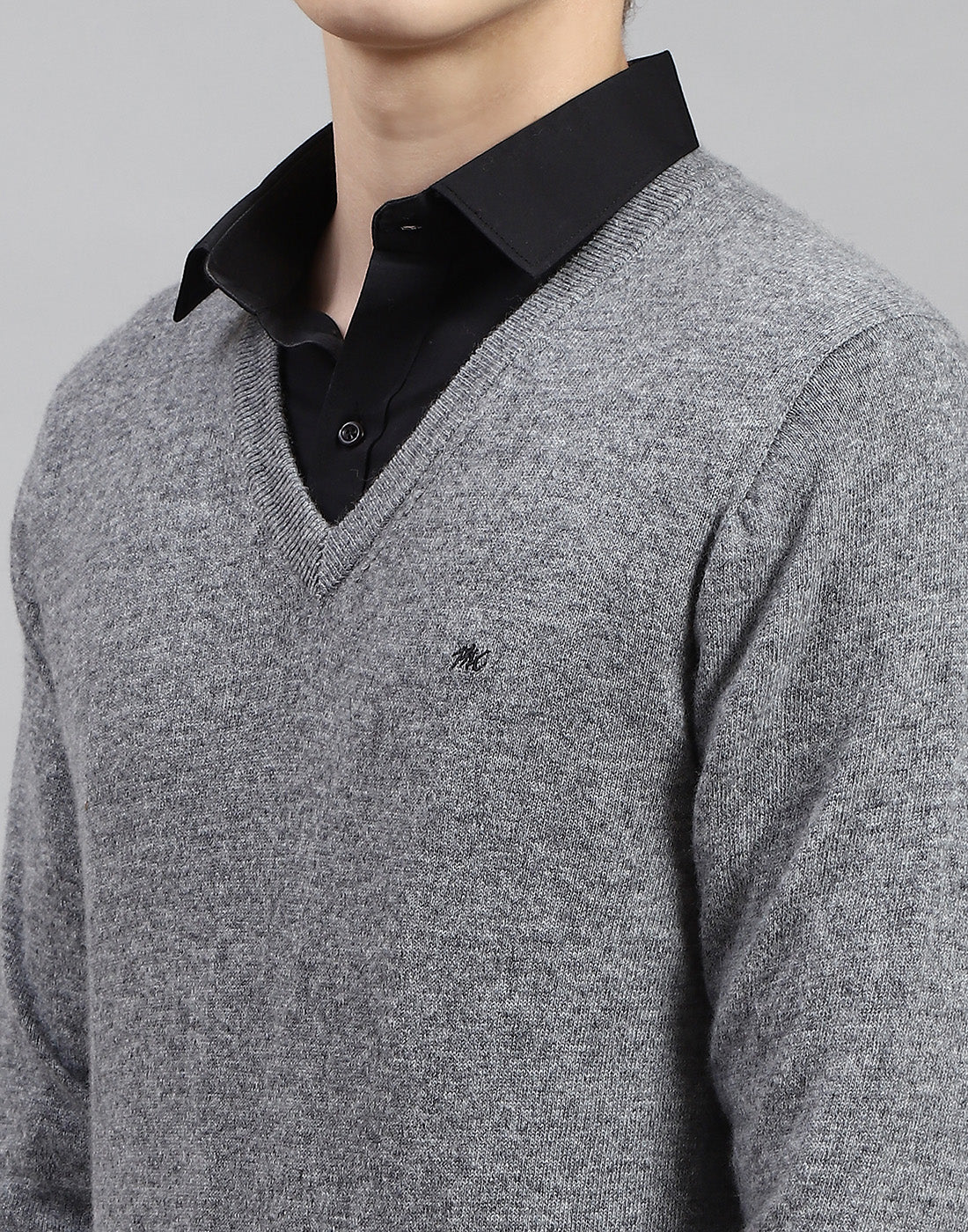 Men Grey Solid V Neck Full Sleeve Pullover - Image 6