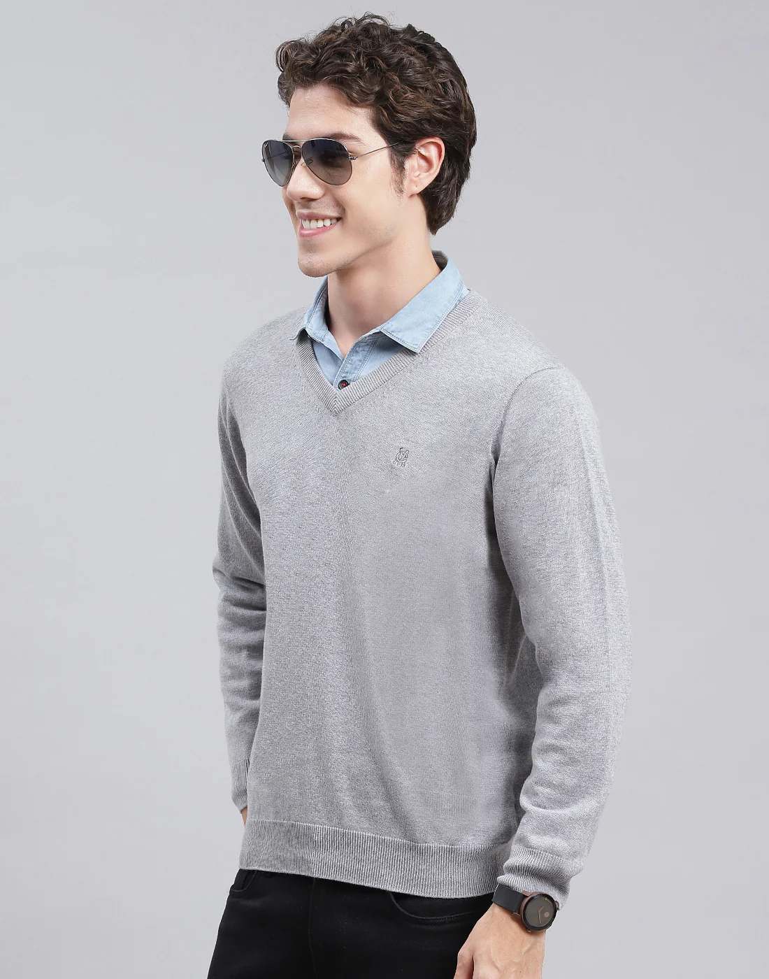 Men Grey Solid V Neck Full Sleeve Pullover - Image 3