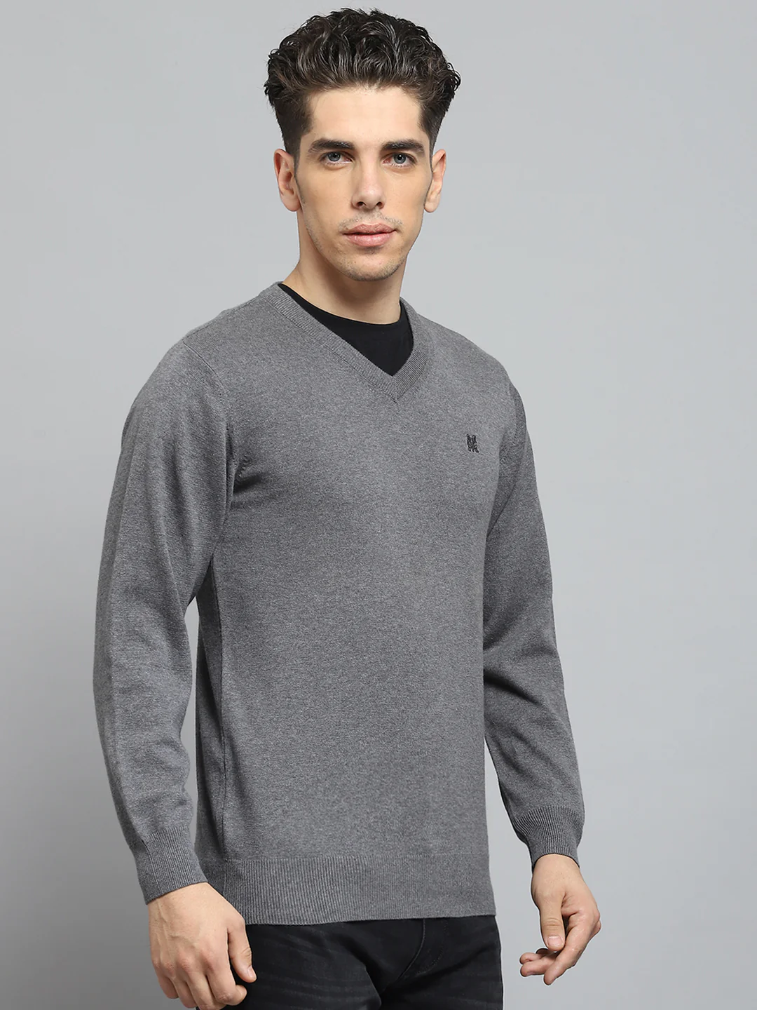 Men Grey Solid V Neck Full Sleeve Pullover - Image 4