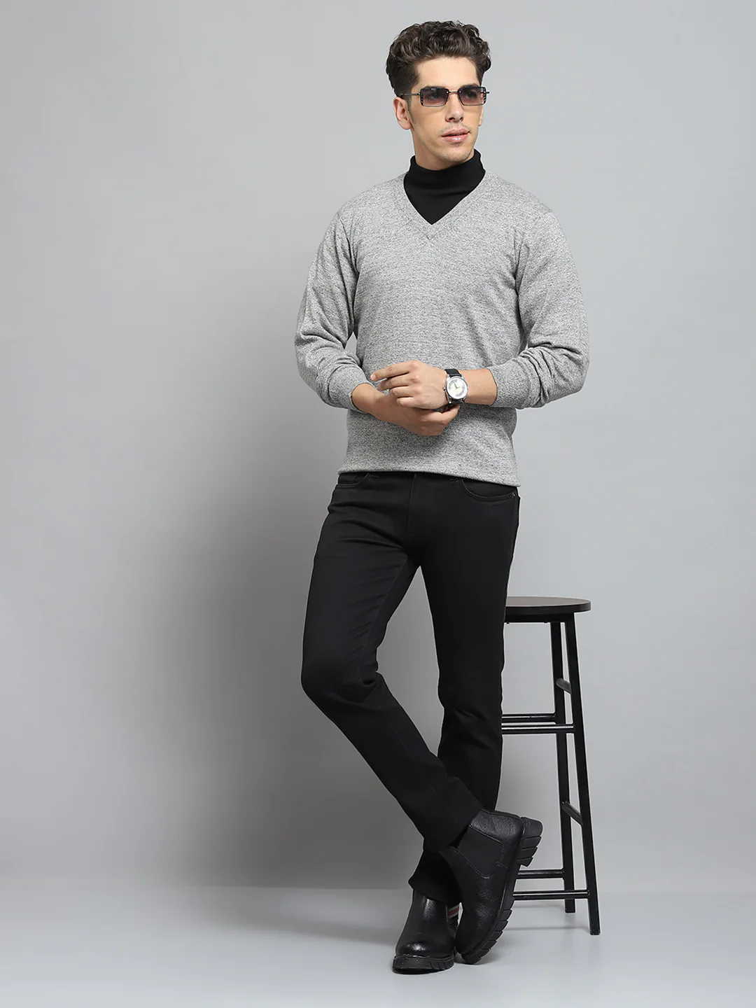 Men Grey Solid V Neck Full Sleeve Pullover - Image 2