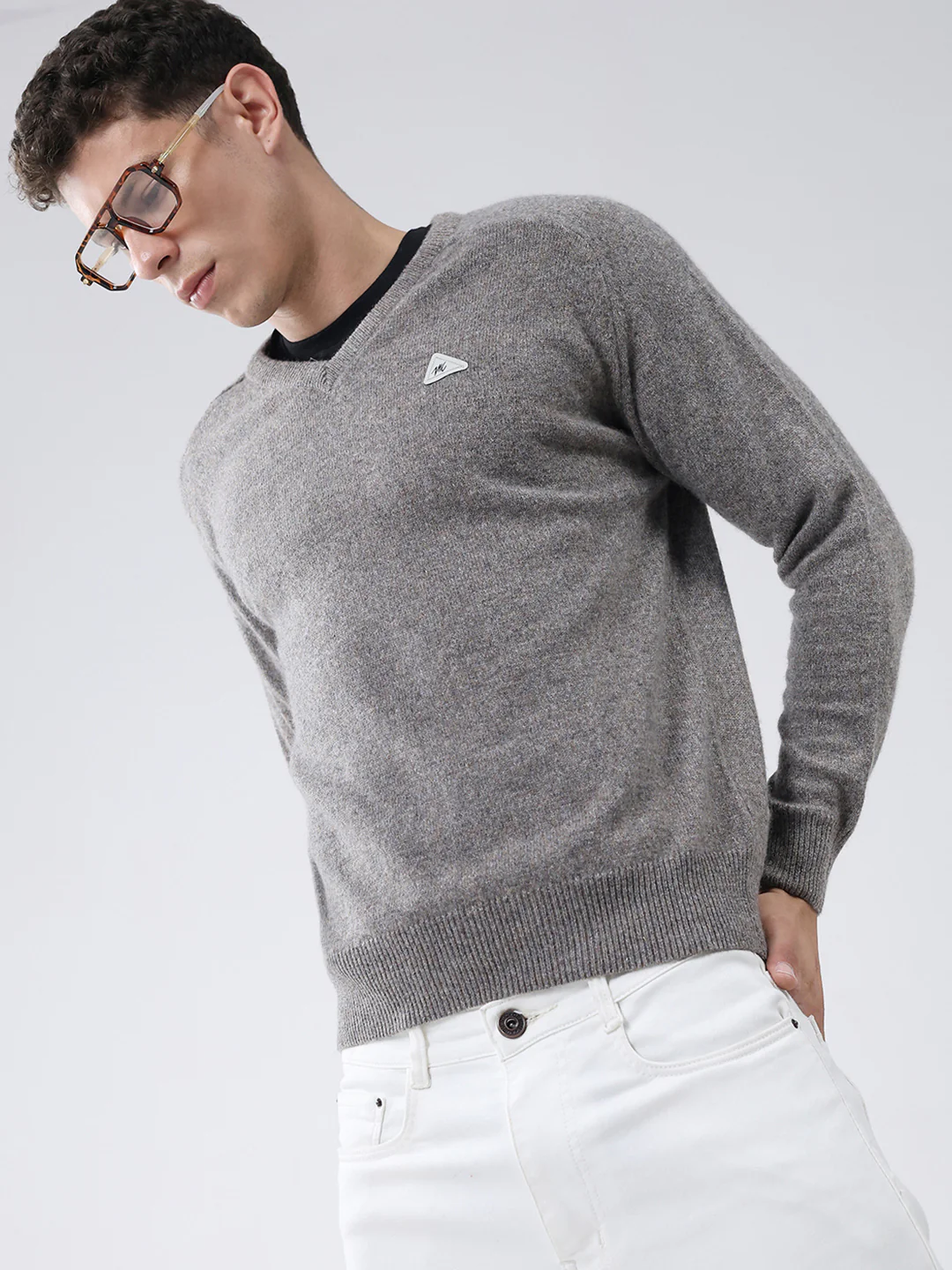 Men Grey Solid V Neck Full Sleeve Pullover - Image 6