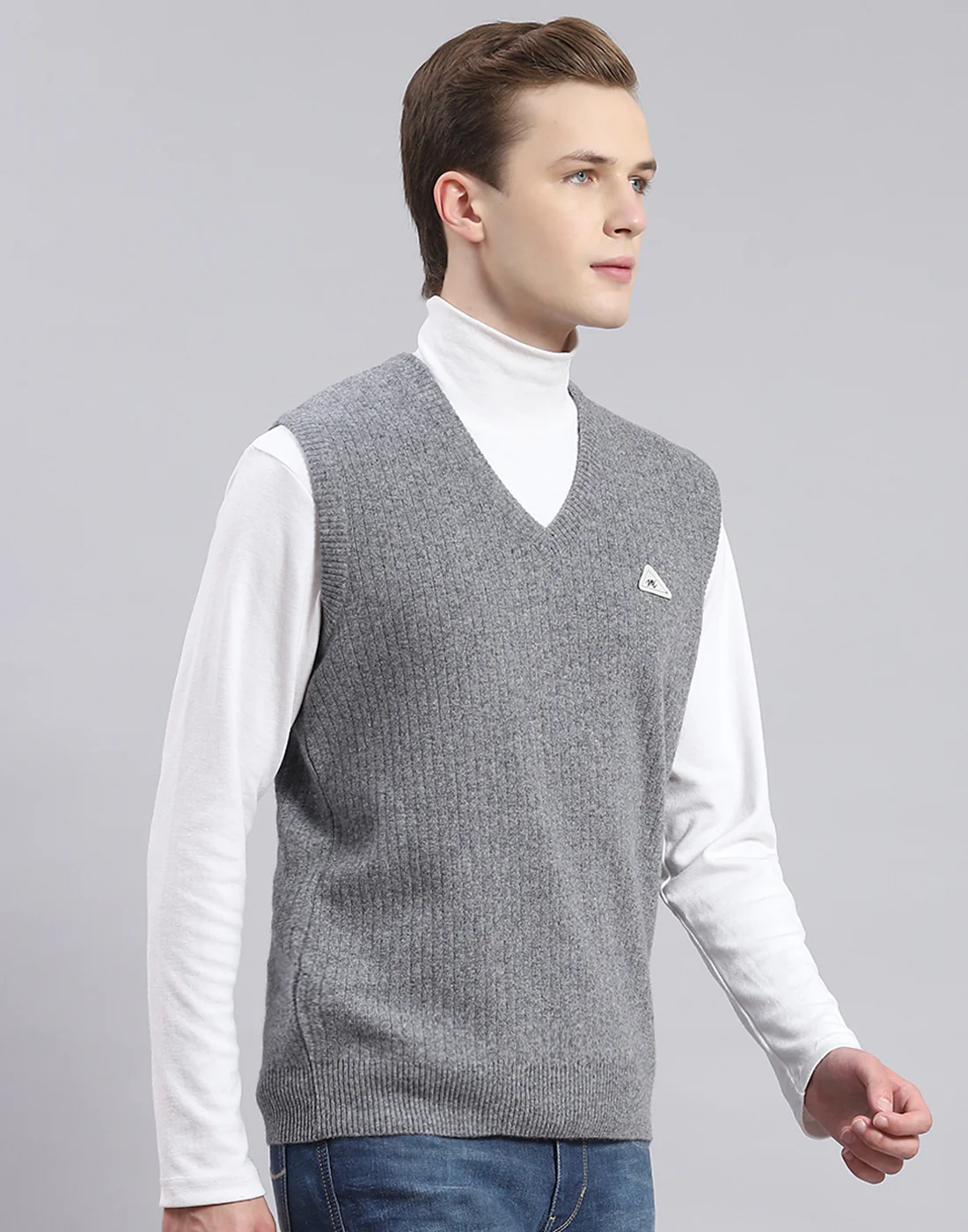 Men Grey Solid V Neck Sleeveless Sweater - Image 4