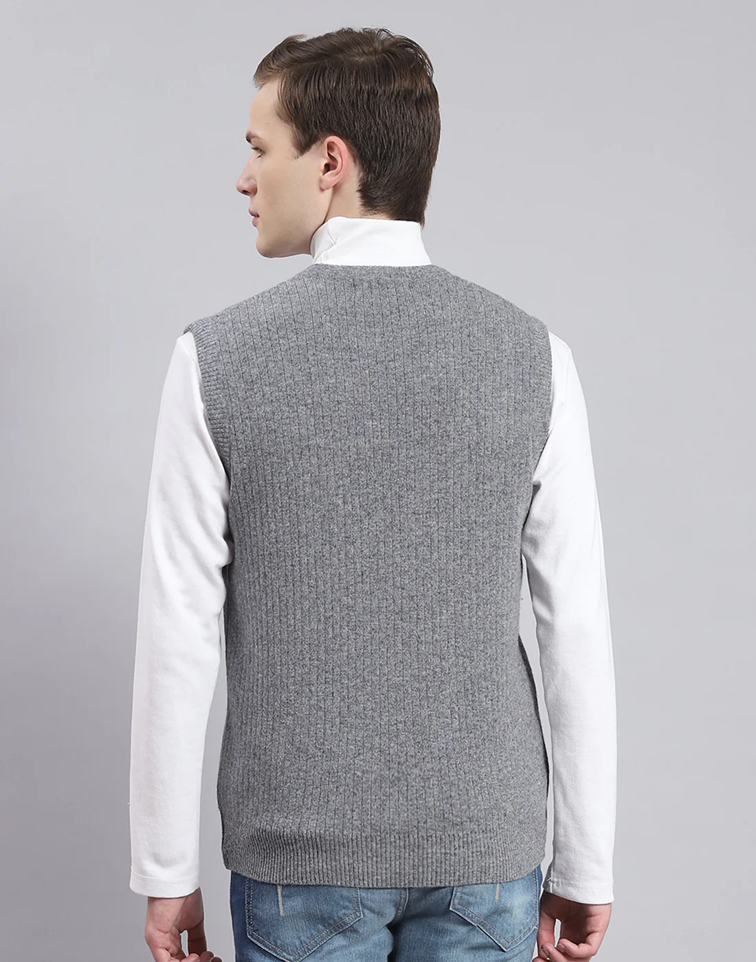 Men Grey Solid V Neck Sleeveless Sweater - Image 5