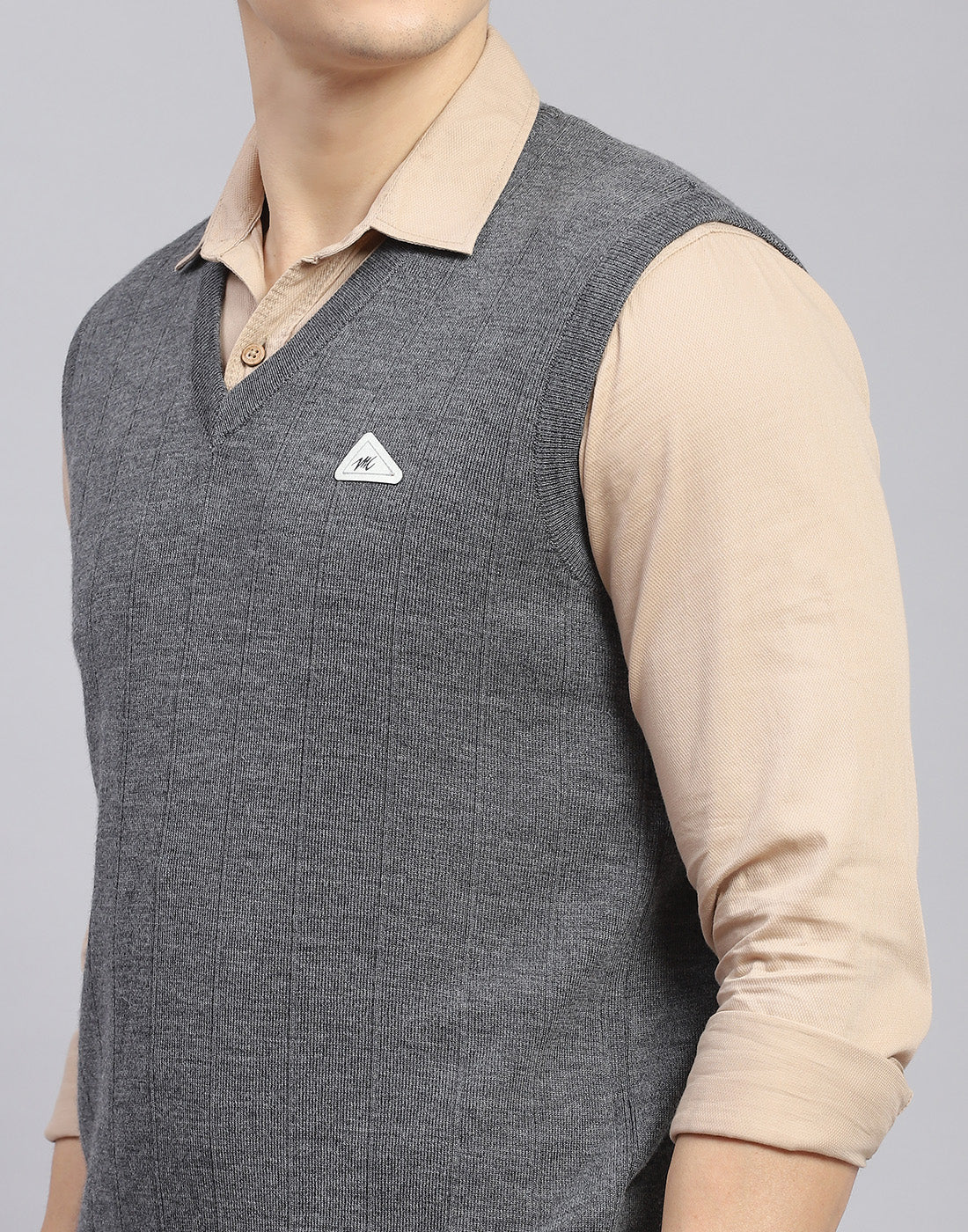 Men Grey Solid V Neck Sleeveless Sweater - Image 8