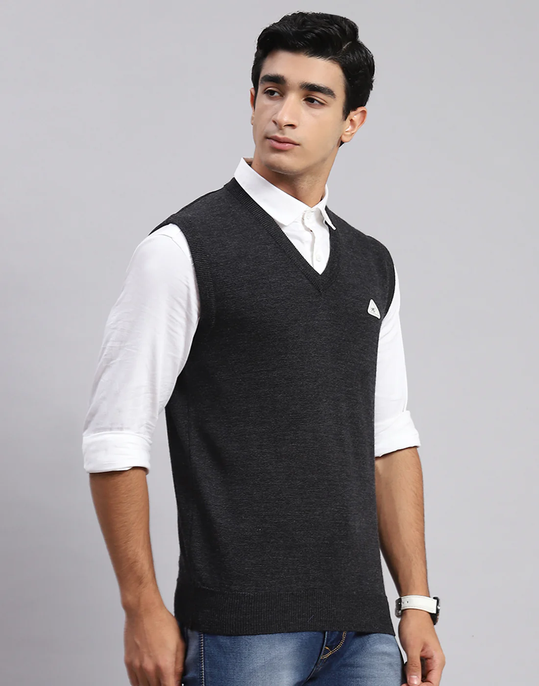 Men Grey Solid V Neck Sleeveless Sweater - Image 3