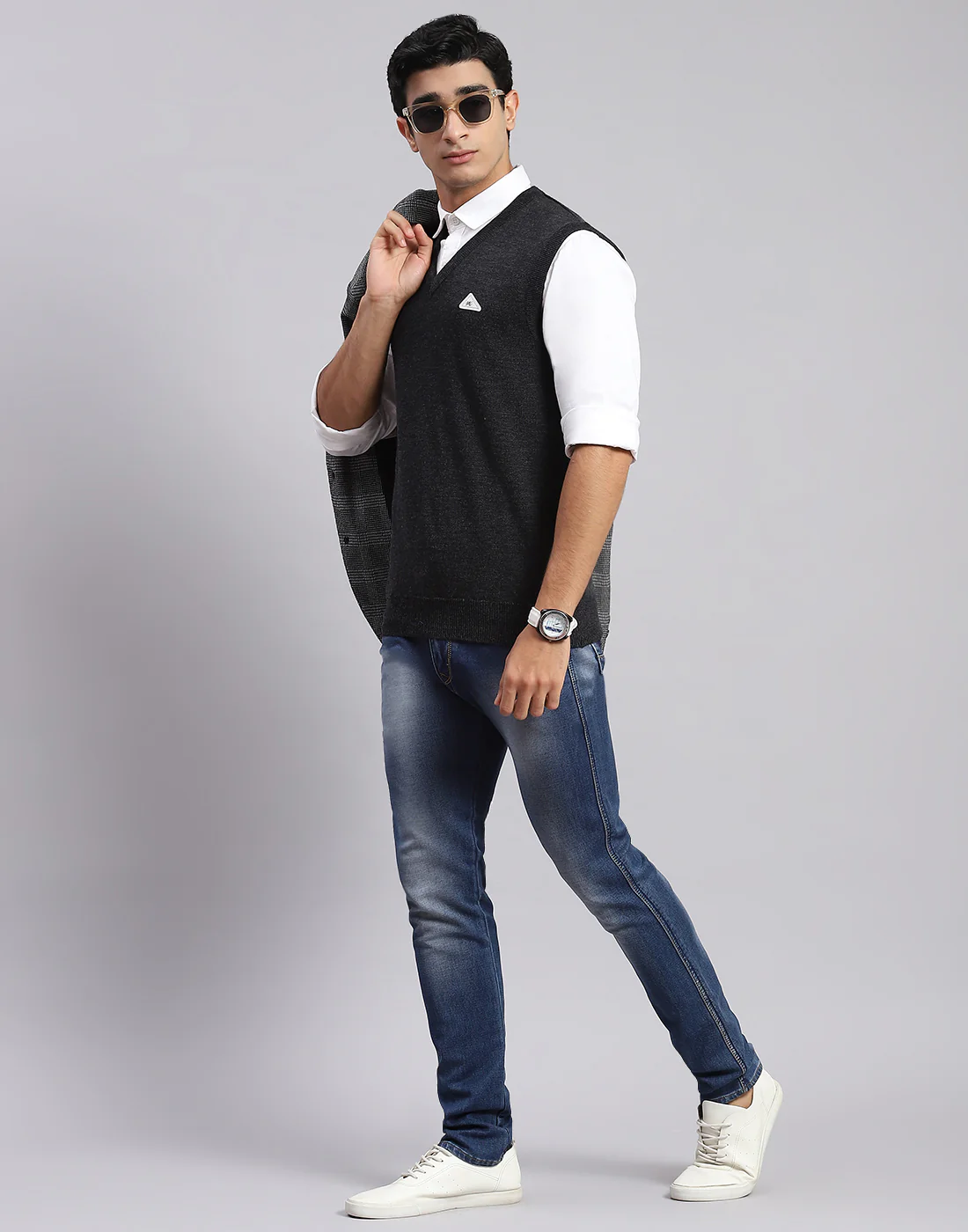 Men Grey Solid V Neck Sleeveless Sweater - Image 5