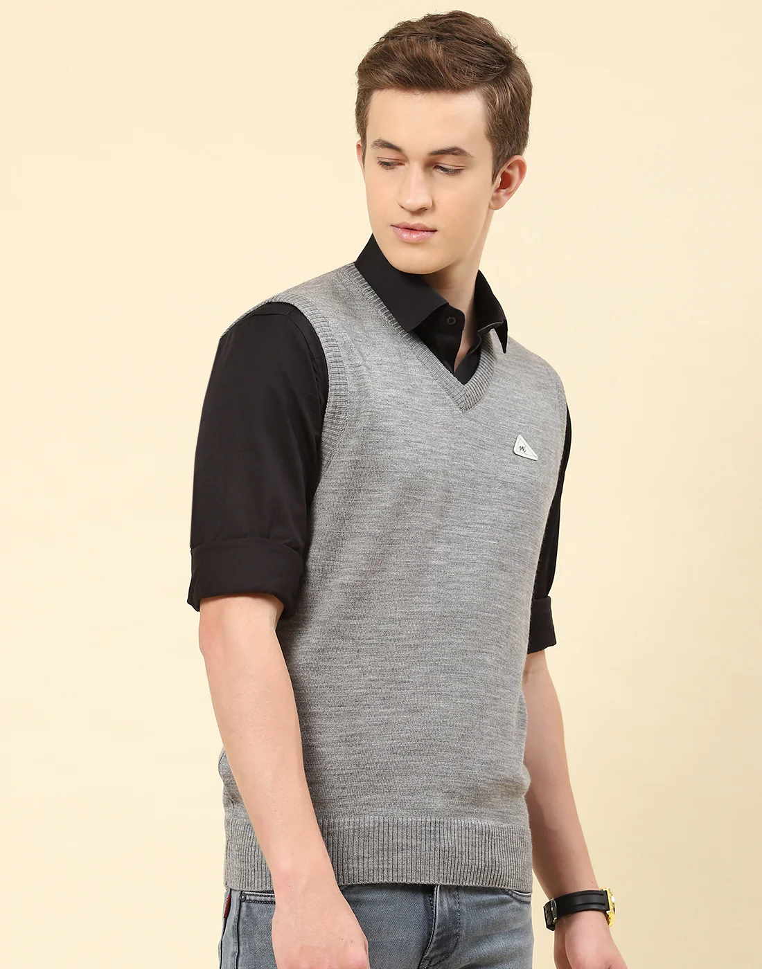 Men Grey Solid V Neck Sleeveless Sweater - Image 4