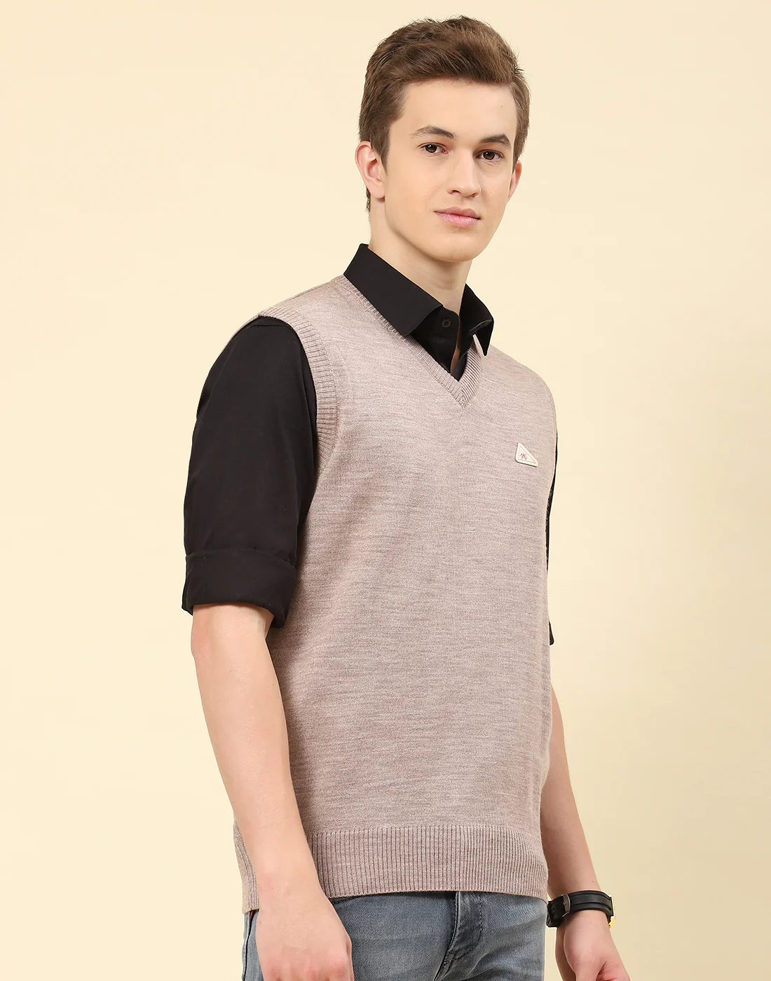 Men Grey Solid V Neck Sleeveless Sweater - Image 4
