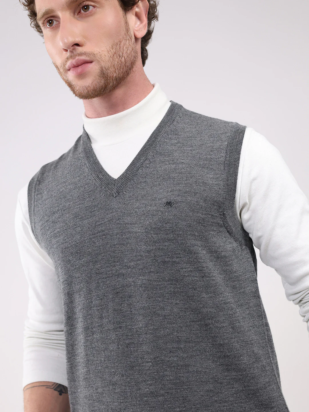 Men Grey Solid V Neck Sleeveless Sweater - Image 6