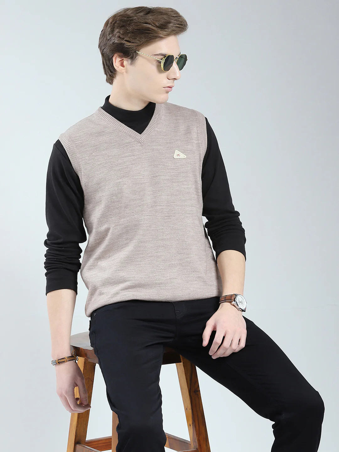 Men Grey Solid V Neck Sleeveless Sweater - Image 6