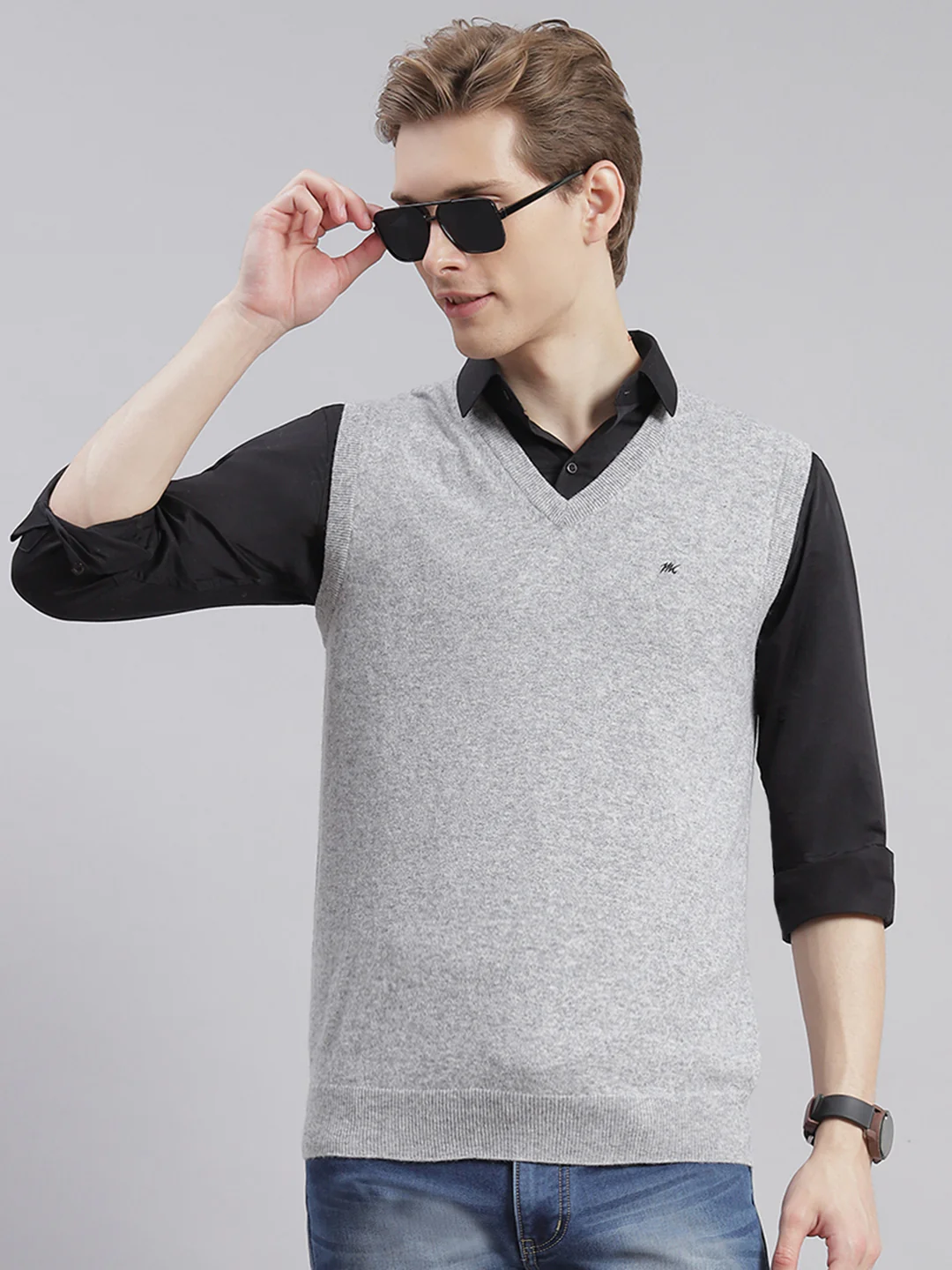 Men Grey Solid V Neck Sleeveless Sweaters/Pullovers - Image 3