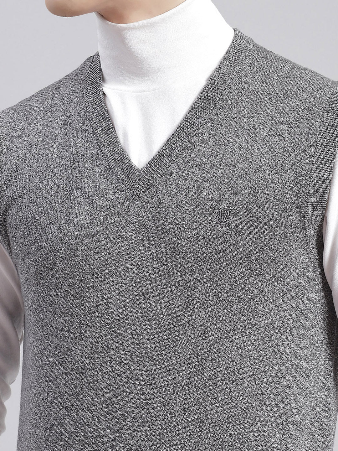 Men Grey Solid V Neck Sleeveless Sweaters/Pullovers - Image 6