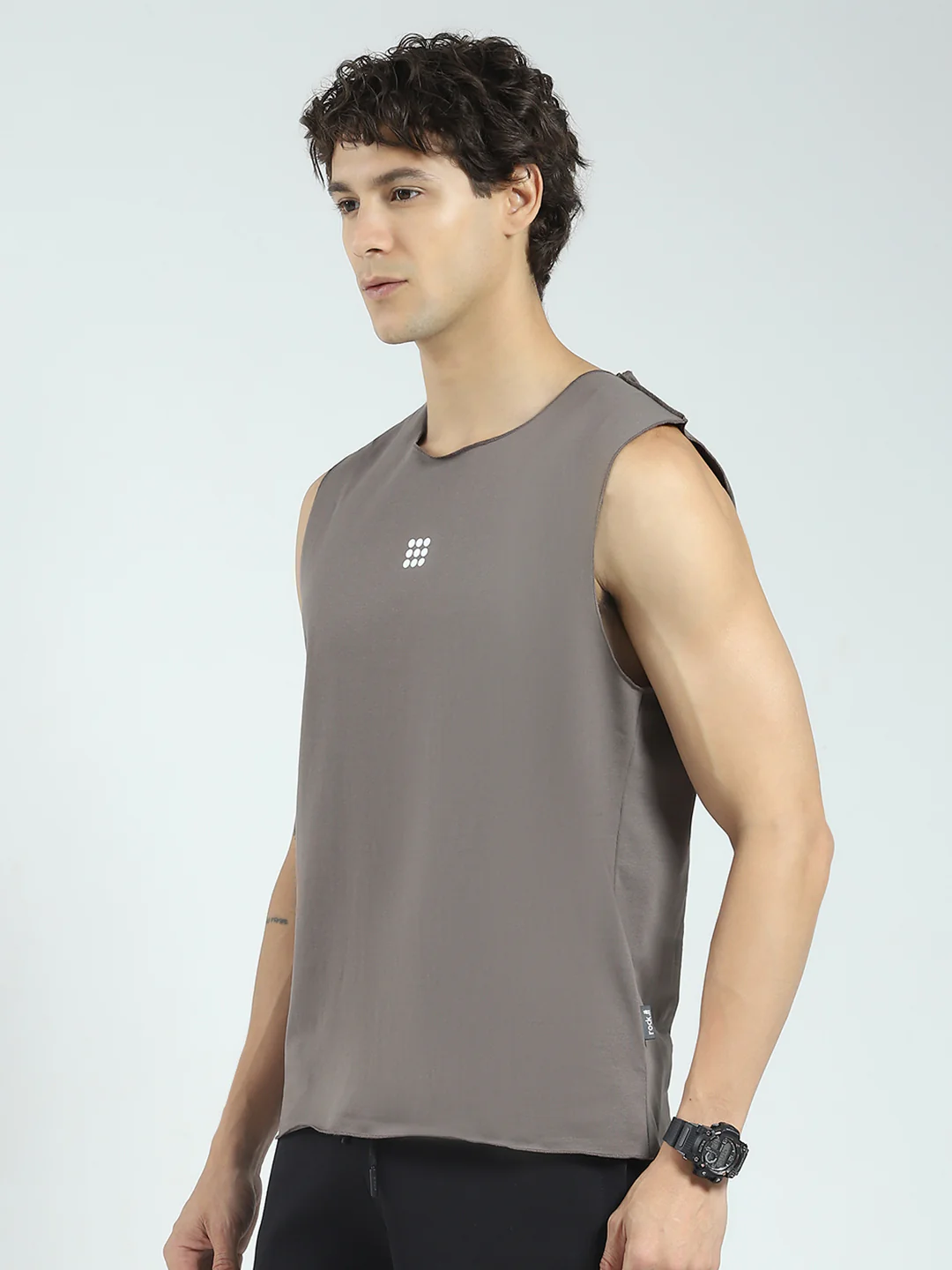 Rock.it Men Grey Solid Round Neck Sleeveless T-Shirt - Image 3