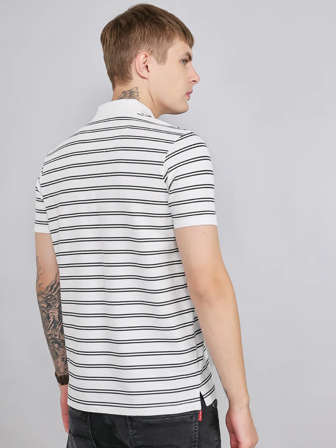 Men Grey Stripe Collar Half Sleeve T-Shirt - Image 4