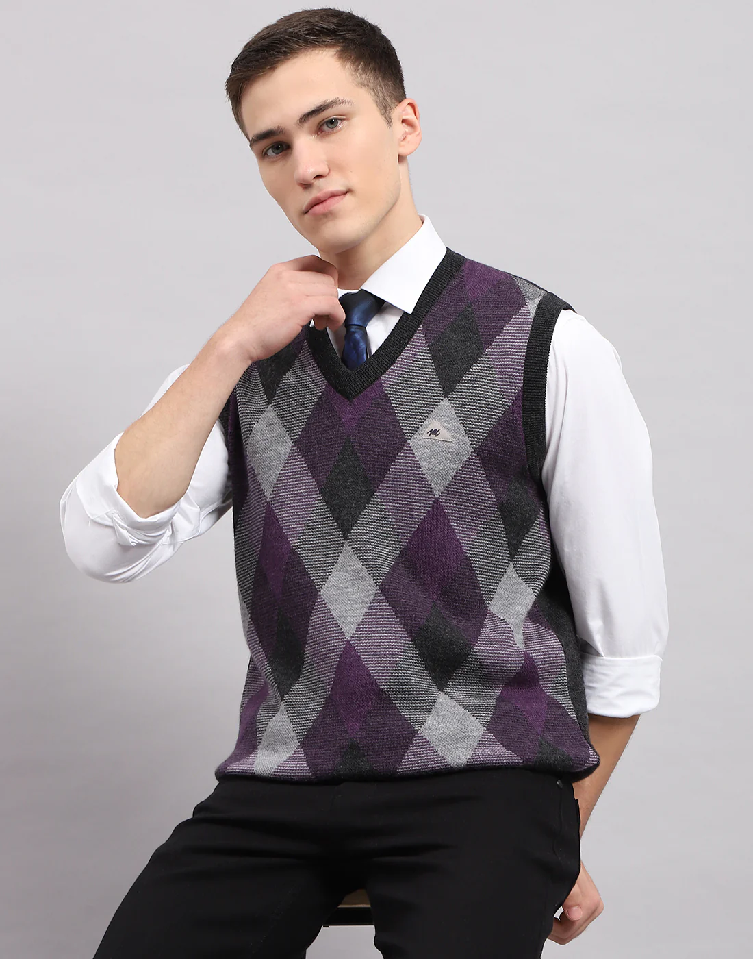 Men Grey Stripe V Neck Sleeveless Sweater - Image 7
