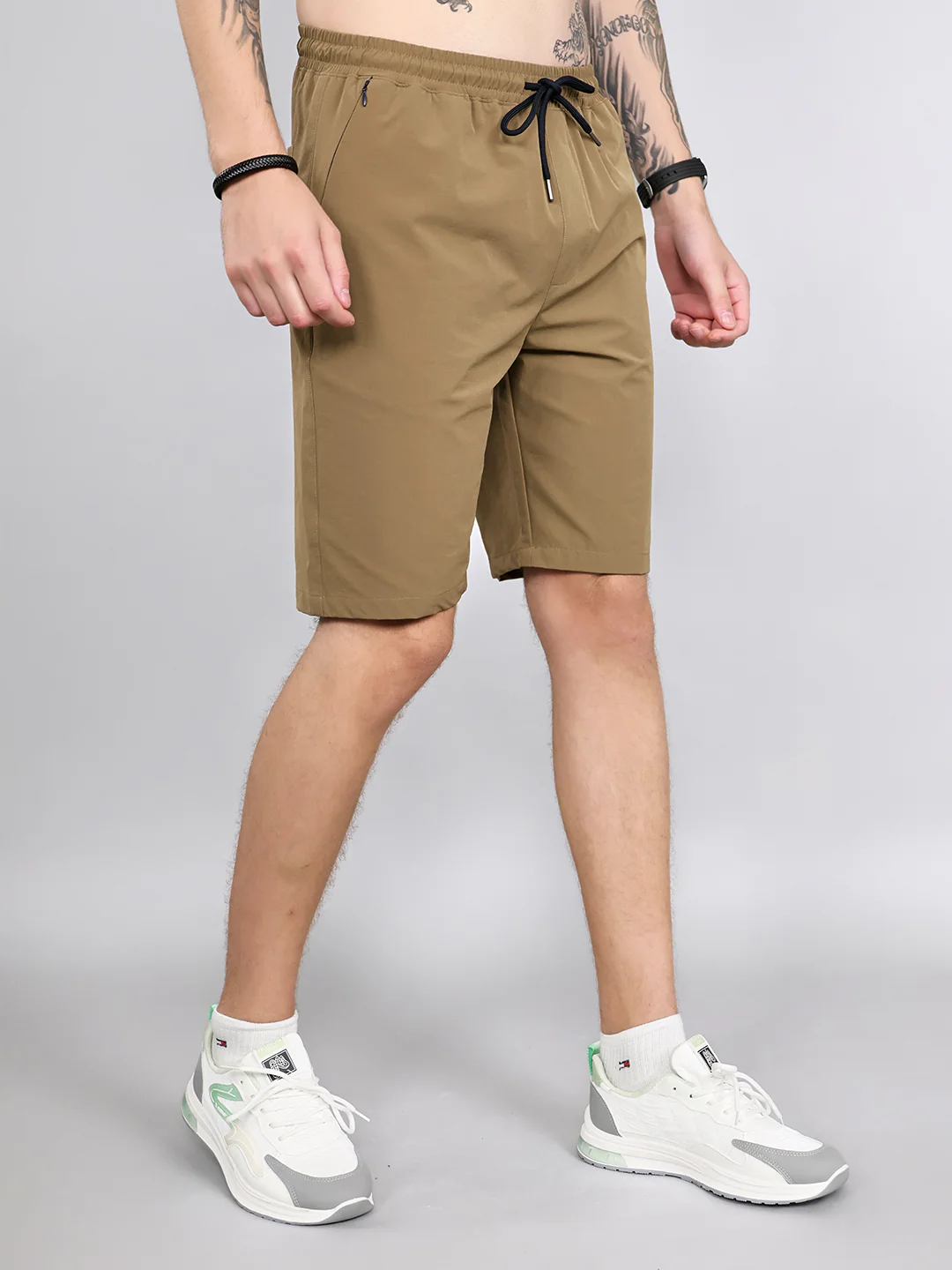 Men Khaki Solid Regular Fit Shorts - Image 2