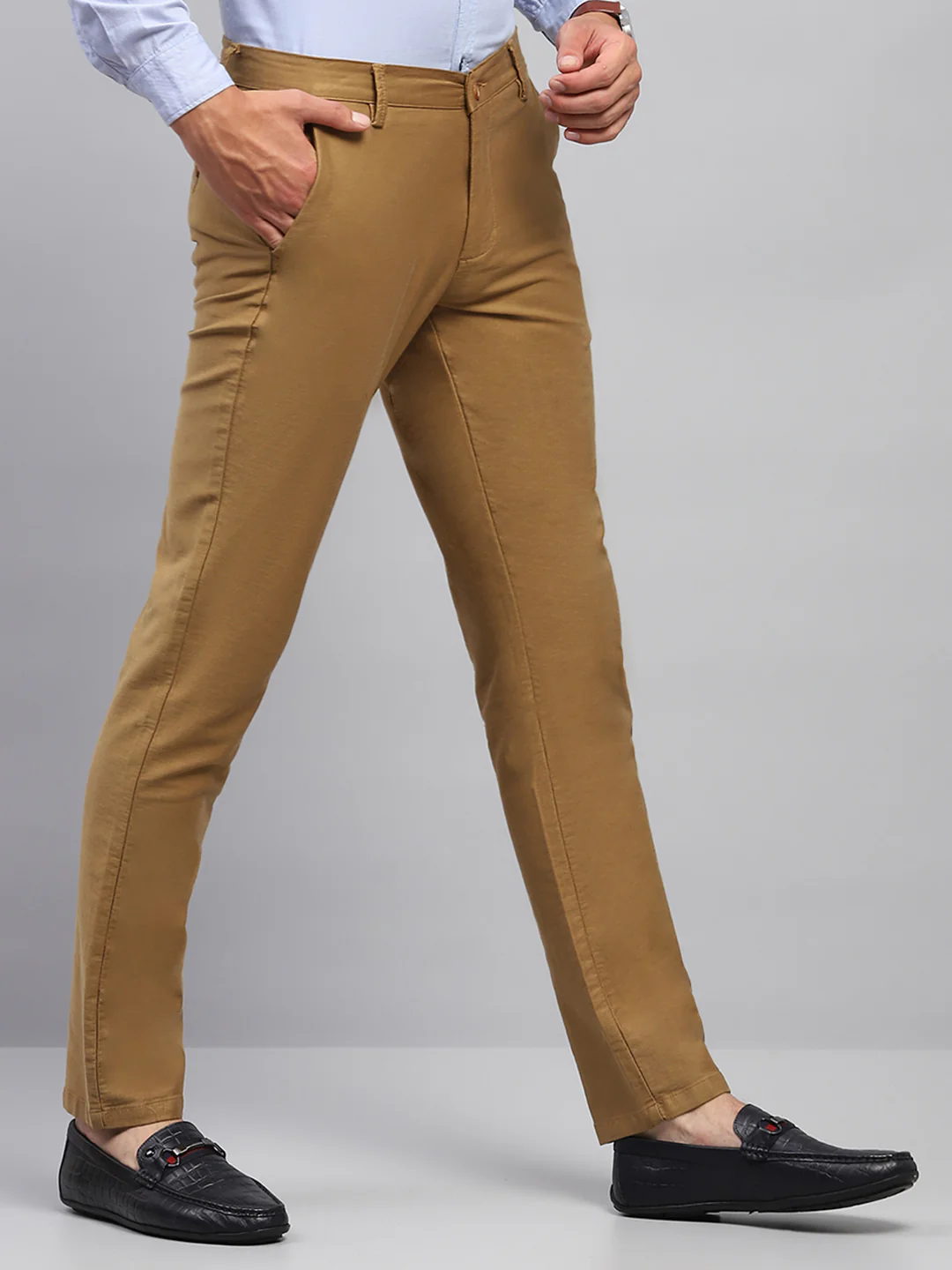 Men Khaki Solid Regular Fit Trouser - Image 4