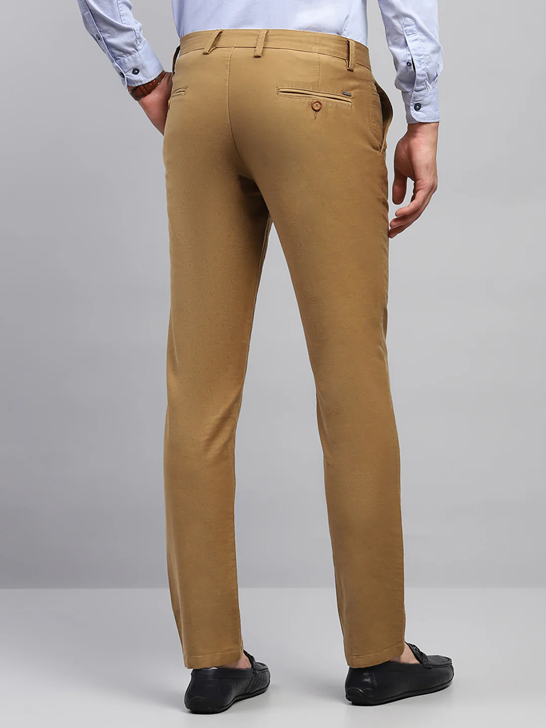 Men Khaki Solid Regular Fit Trouser - Image 5