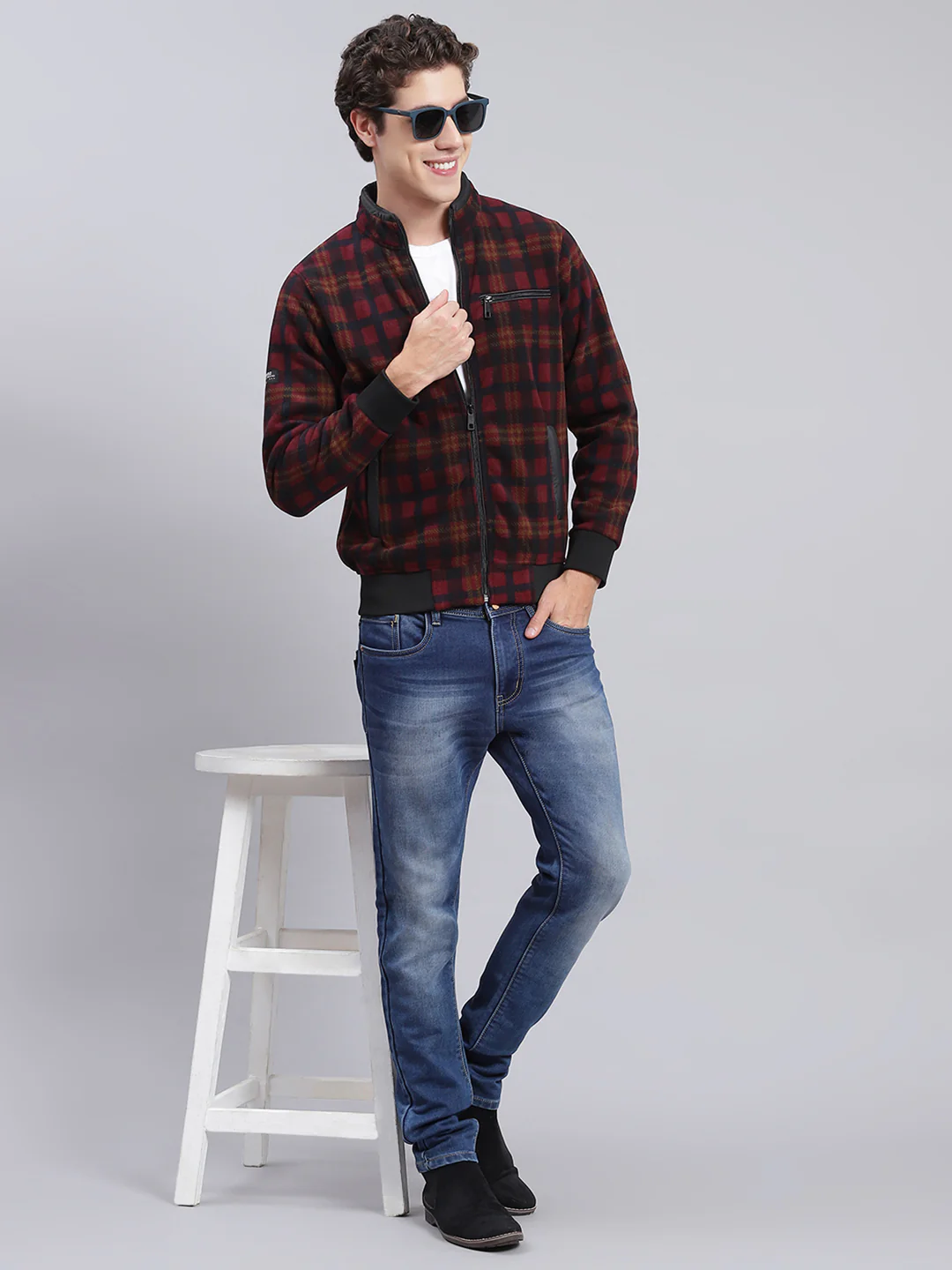 Men Maroon & Black Solid Cotton Blend Sweatshirt
