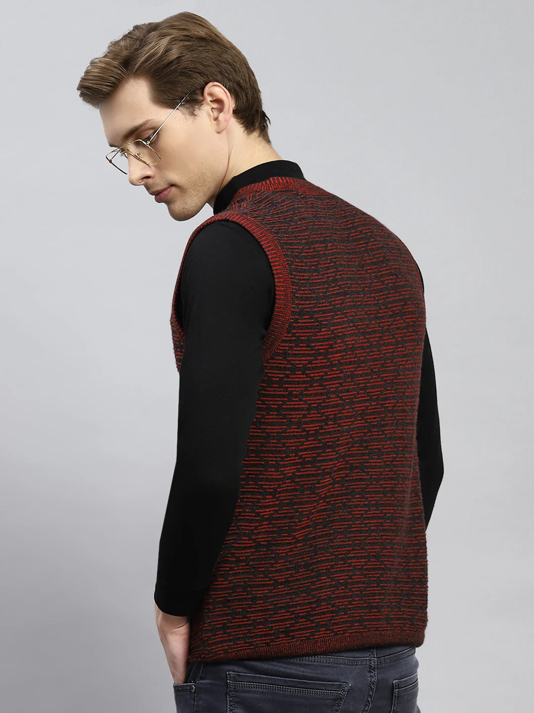 Men Maroon Jaquard Sweater - Image 5