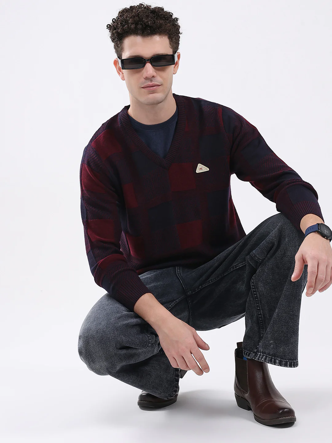 Men Maroon & Navy Blue Self Design V Neck Full Sleeve Pullover - Image 2
