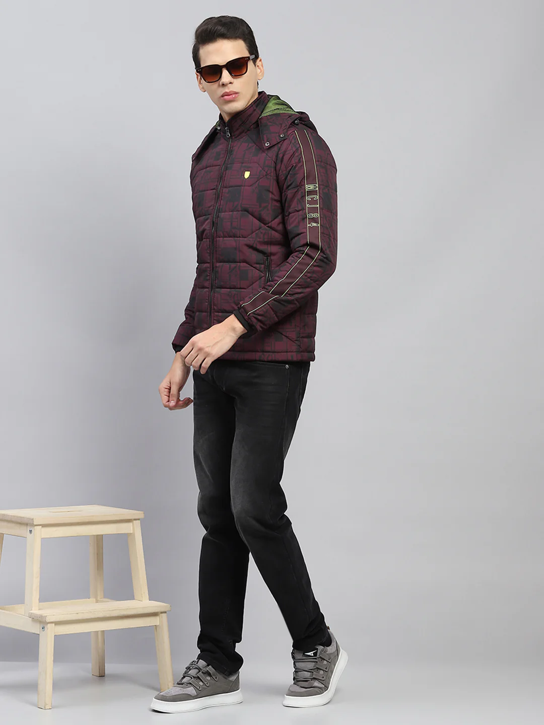 Men Maroon Printed Detachable Hood Full Sleeve Jacket - Image 2