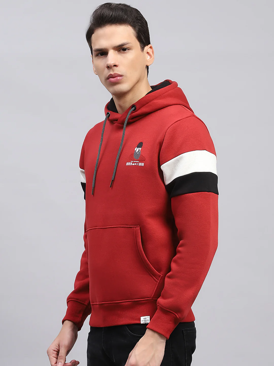 Men Maroon Printed Hooded Full Sleeve Sweatshirt - Image 3