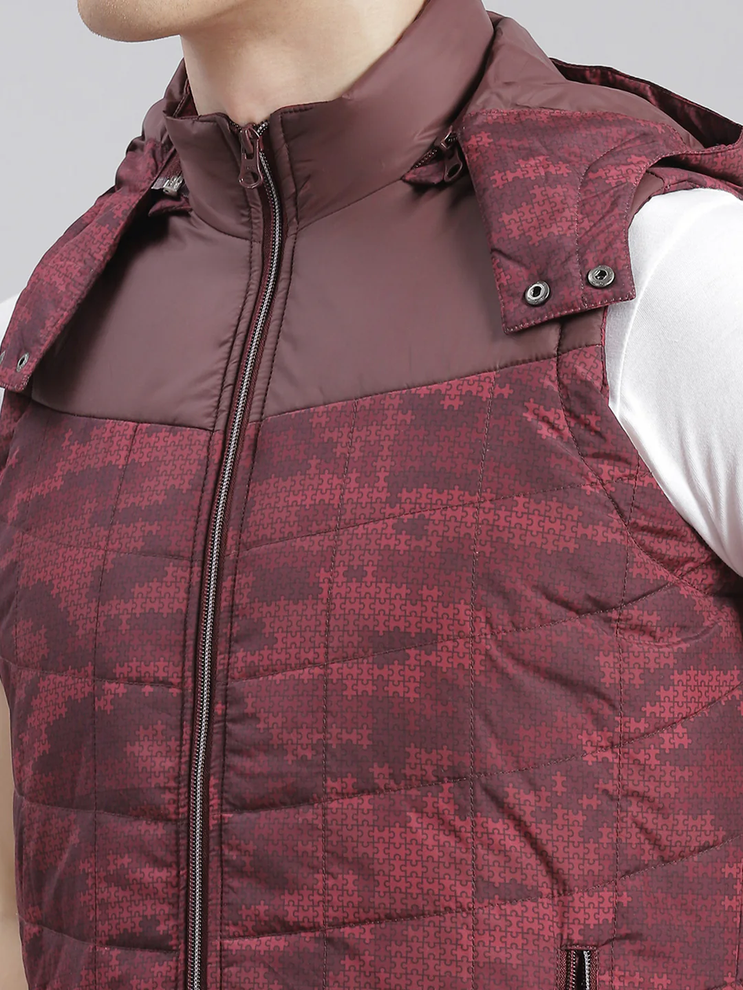 Men Maroon Printed Hooded Sleeveless Jackets - Image 7