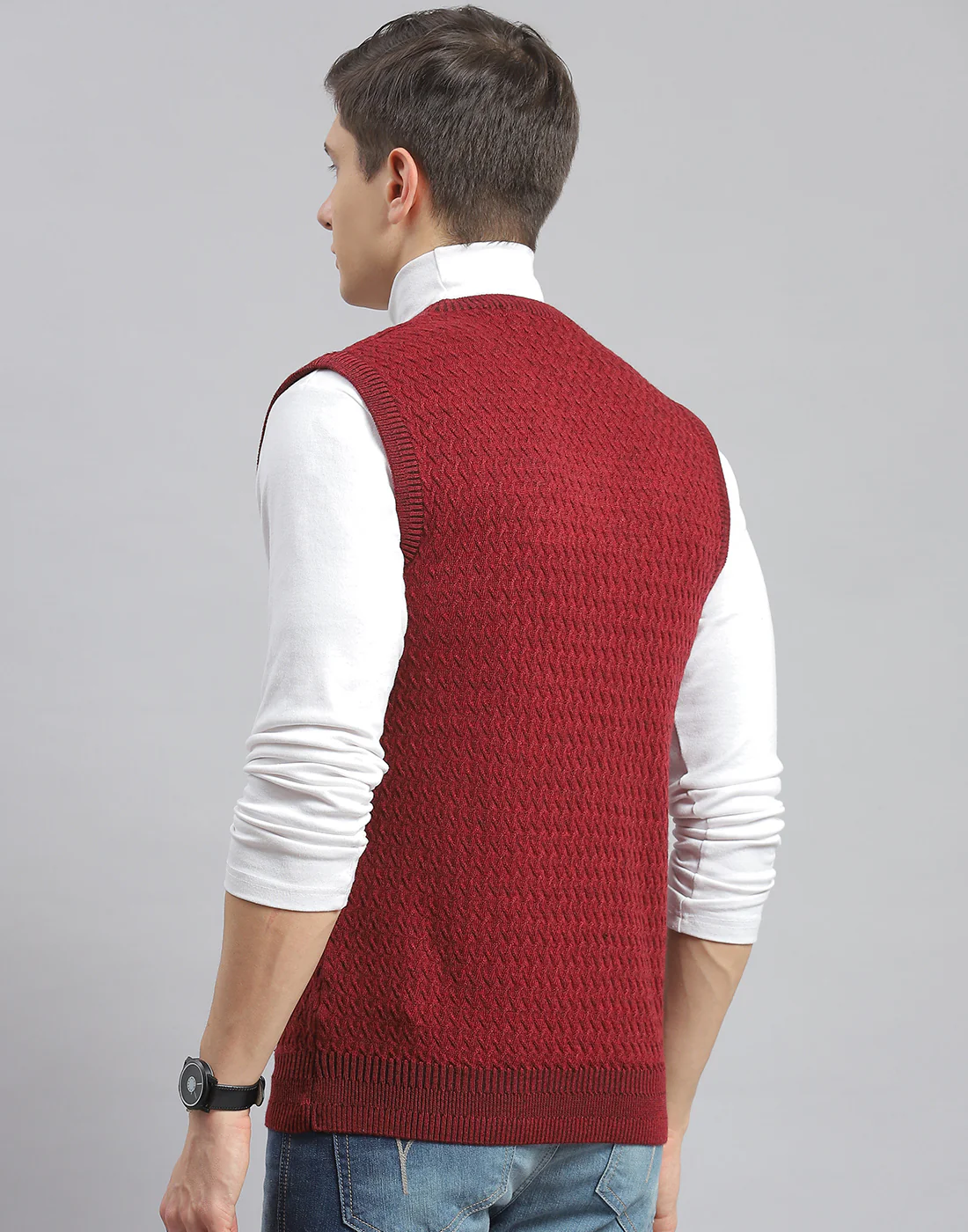 Men Maroon Self Design V Neck Sleeveless Sweater - Image 5