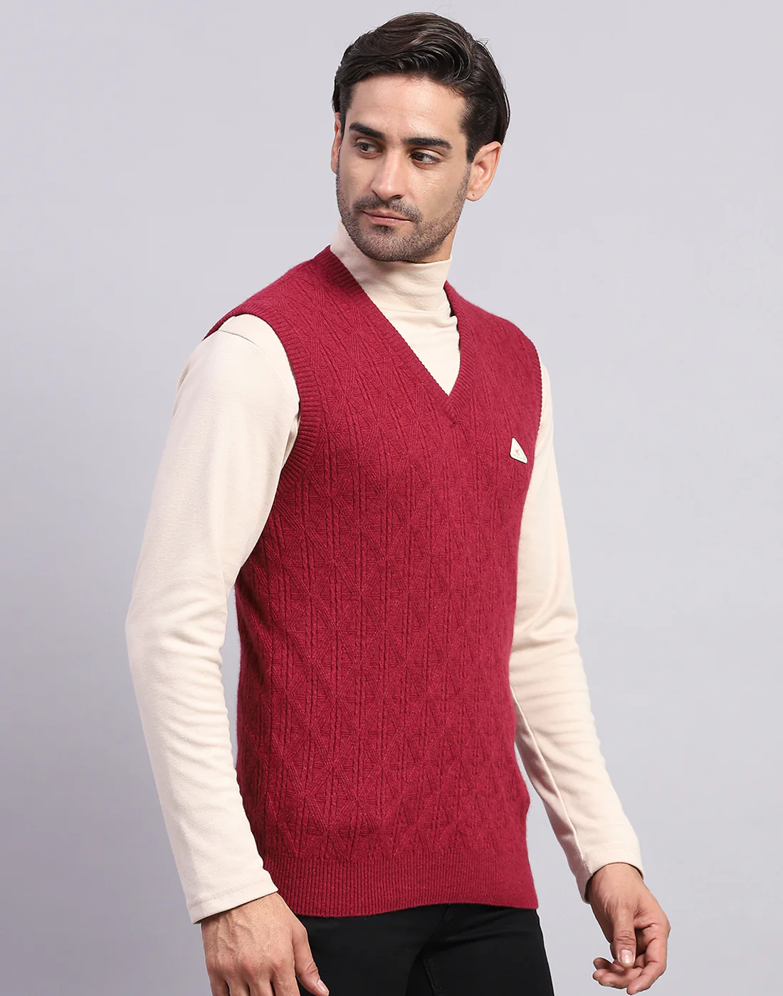 Men Maroon Self Design V Neck Sleeveless Sweater - Image 4