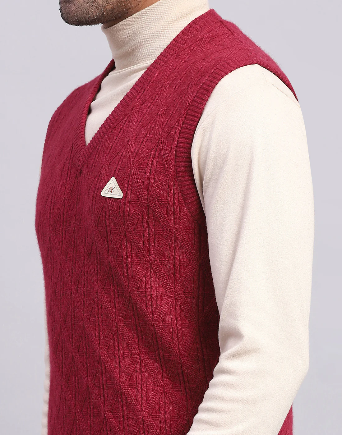 Men Maroon Self Design V Neck Sleeveless Sweater - Image 6